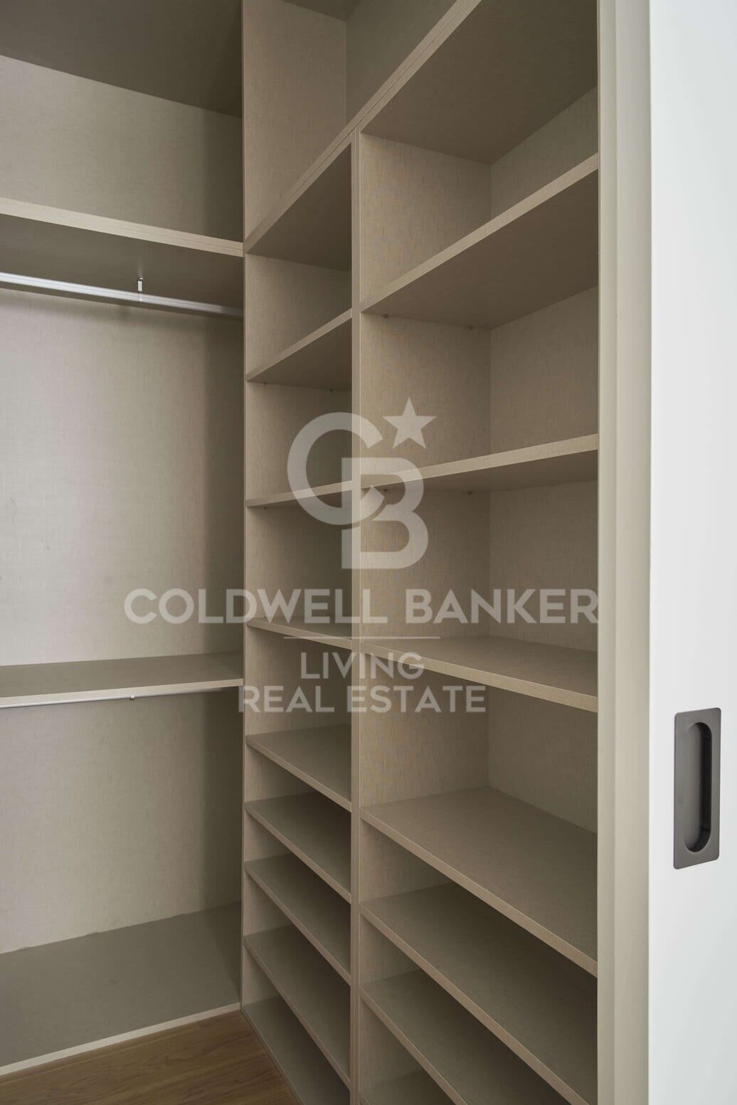 Exclusiva vivienda en Sagasta: diseño, luz y calidades de lujo