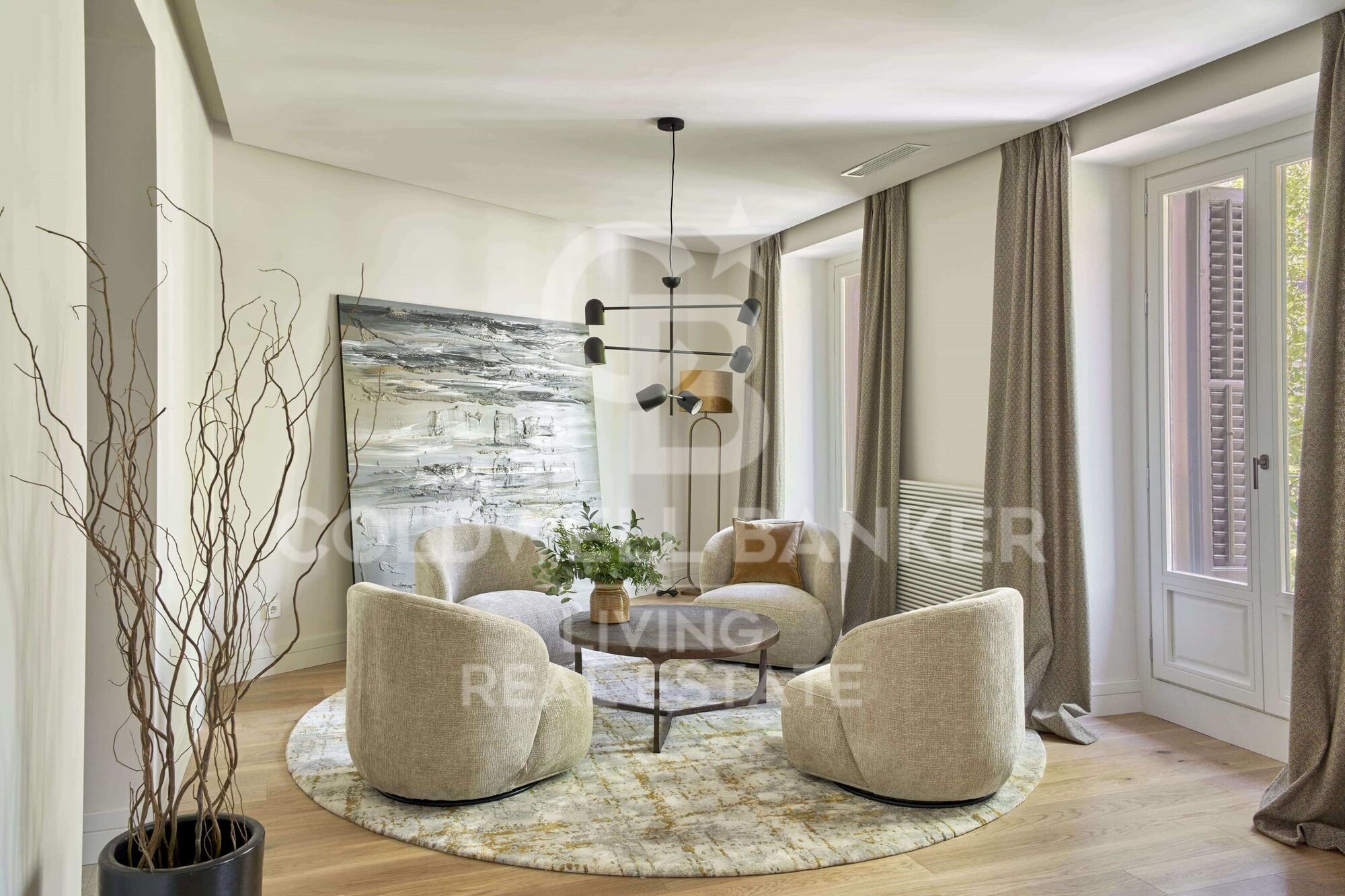 Exclusiva vivienda en Sagasta: diseño, luz y calidades de lujo