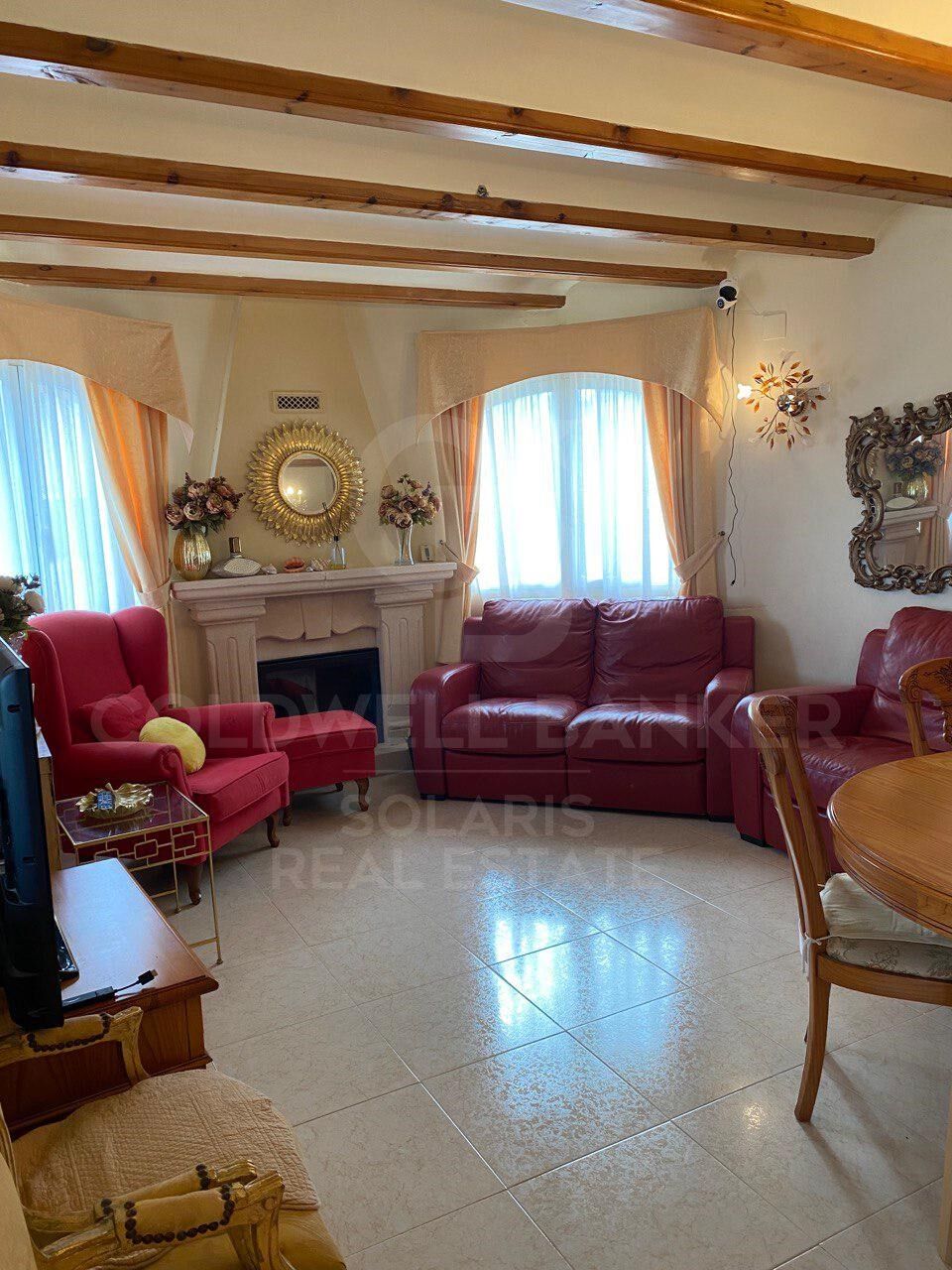 Acogedor Chalet en Les Fonts en Alquiler: Piscina, Sauna y Dos Viviendas