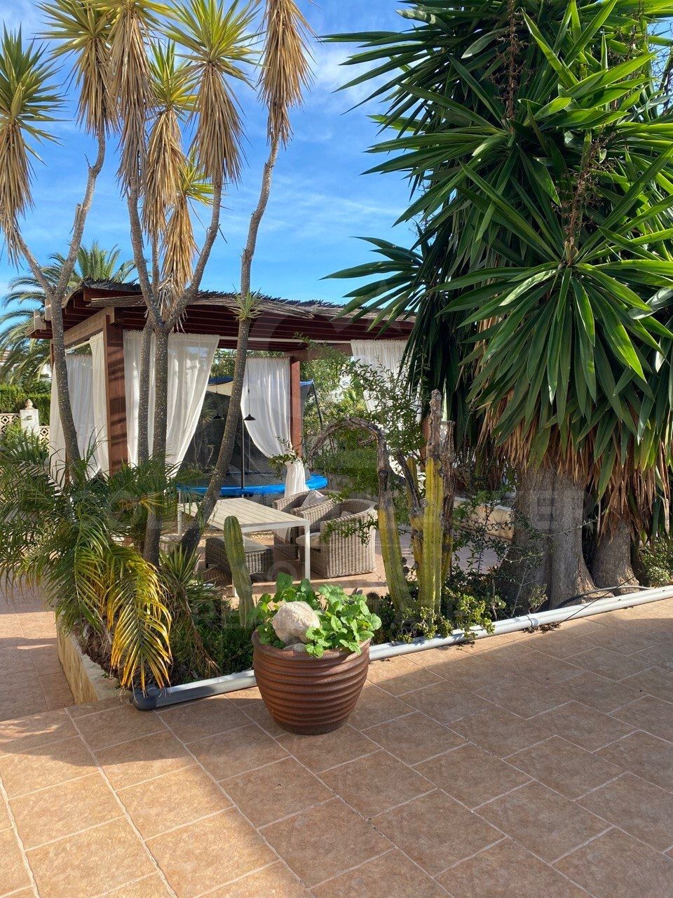 Acogedor Chalet en Les Fonts en Alquiler: Piscina, Sauna y Dos Viviendas