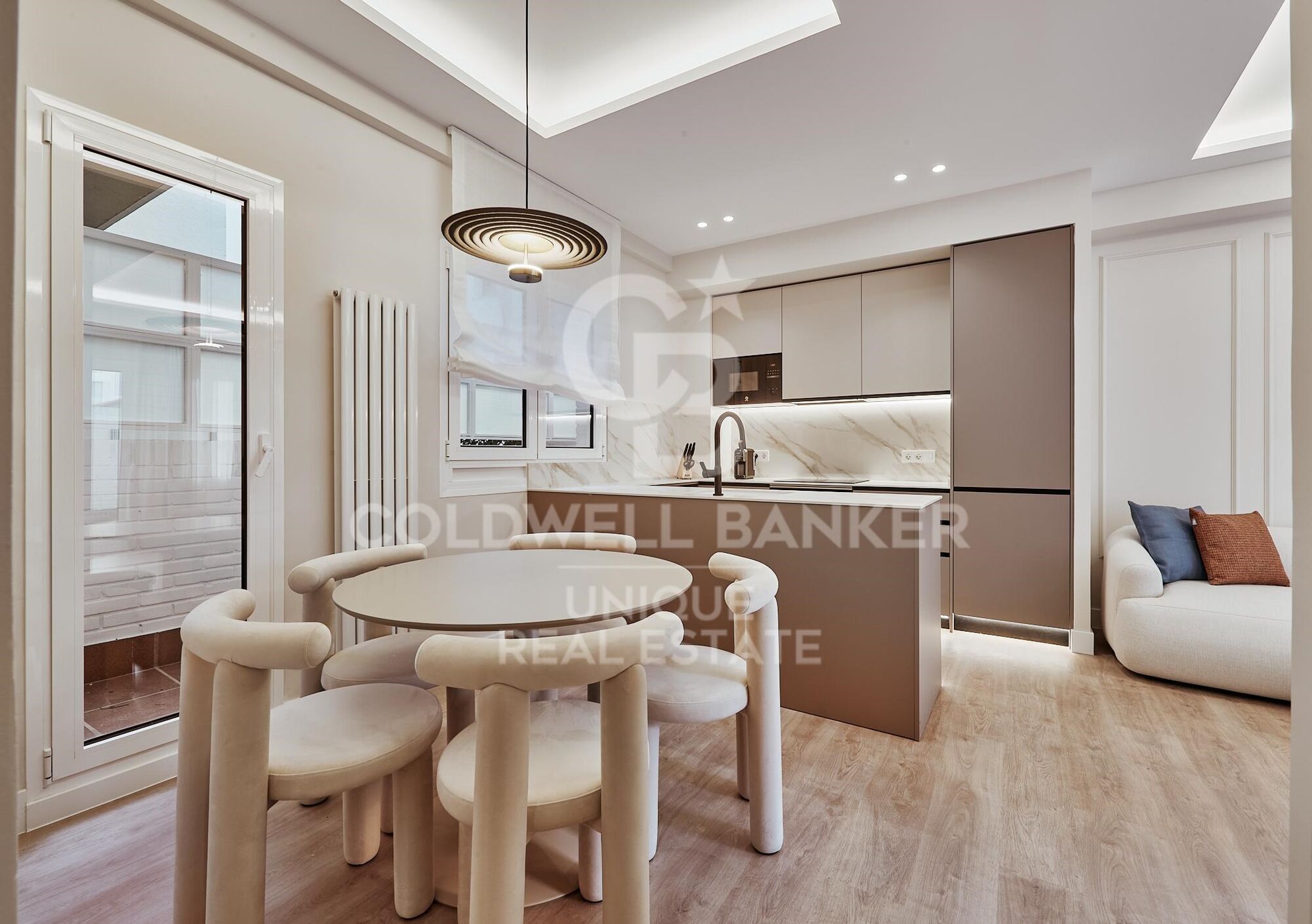 Renovated exterior 2-bedroom apartment in Ibiza, Madrid