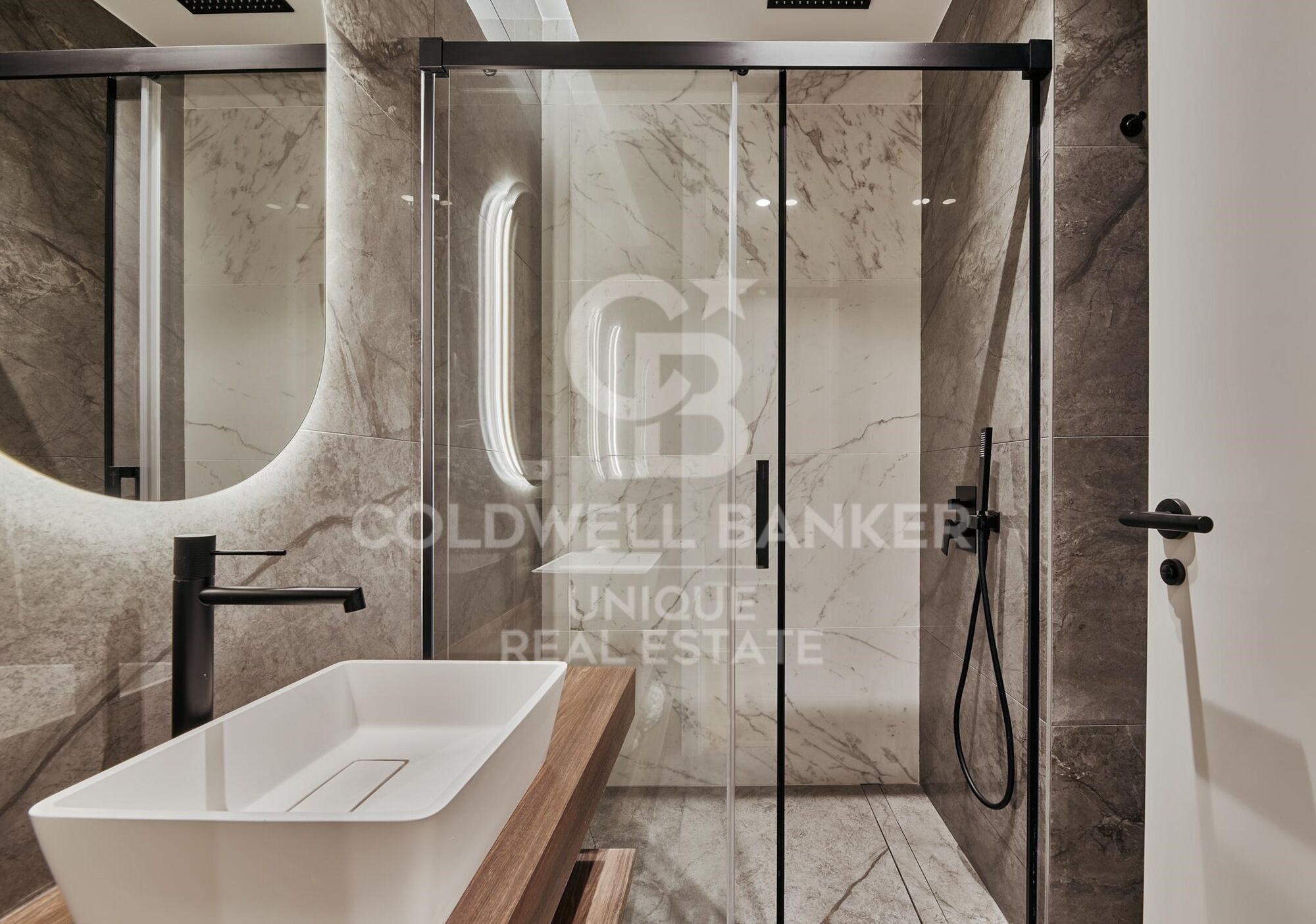 Wunderschöne Wohnung mit großer Terrasse in Recoletos, Madrid