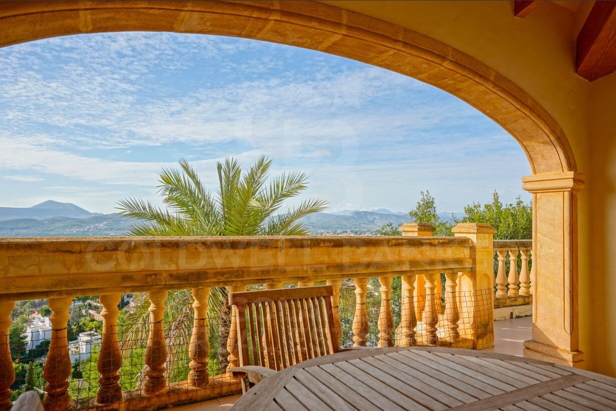 Charmante traditionelle Villa mit Panoramablick in La Corona, Javea