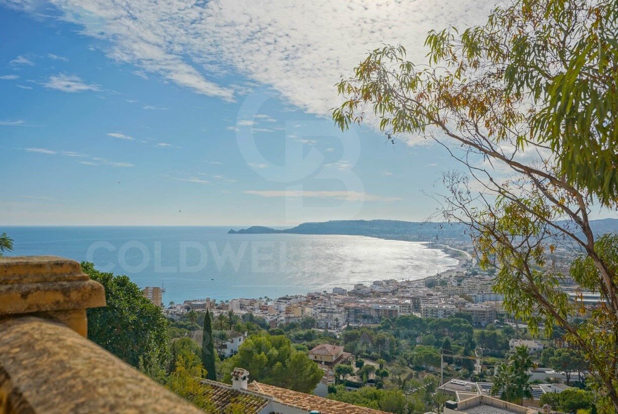Charmante traditionelle Villa mit Panoramablick in La Corona, Javea