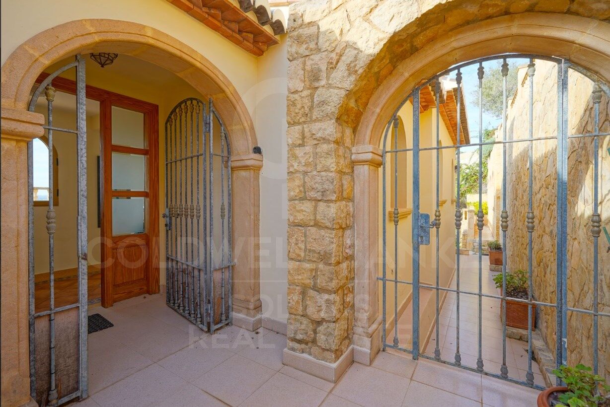 Charmante traditionelle Villa mit Panoramablick in La Corona, Javea