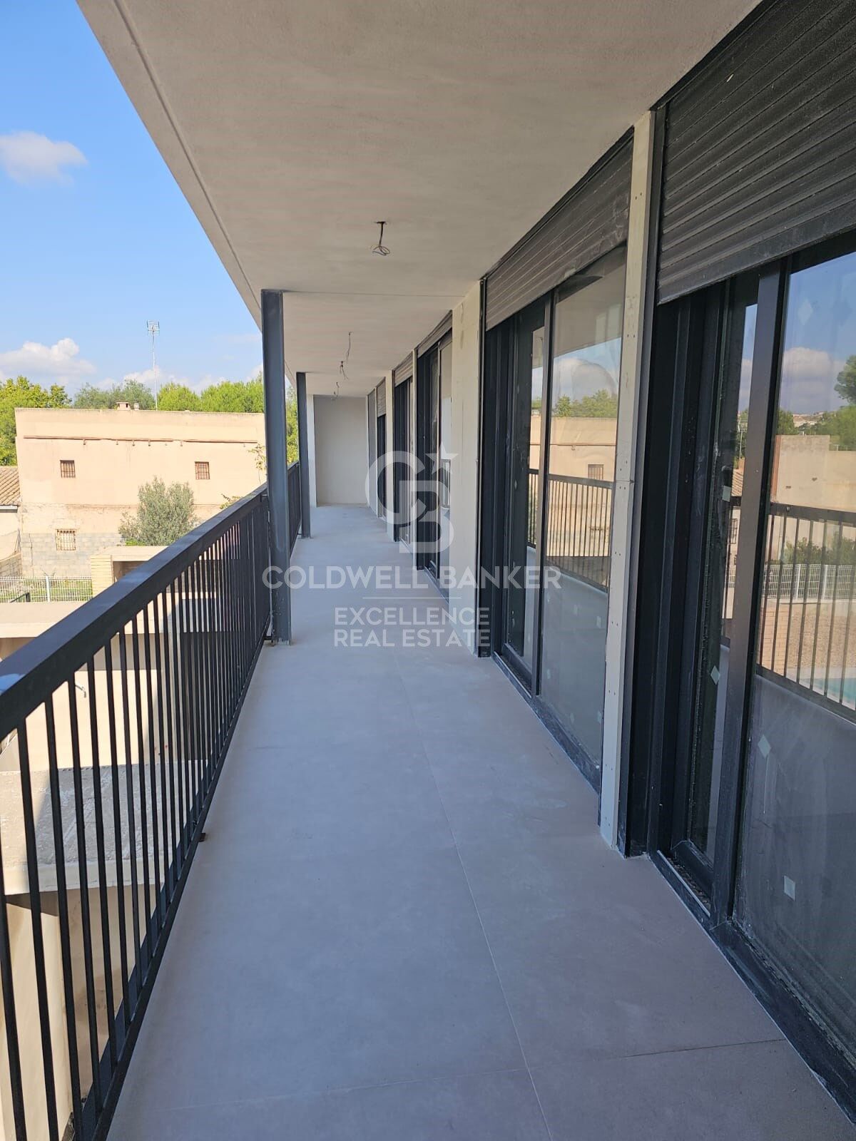 Moderne Doppelhaushälfte in Benisanó, Valencia: Komfort, Design und Lebensqualität