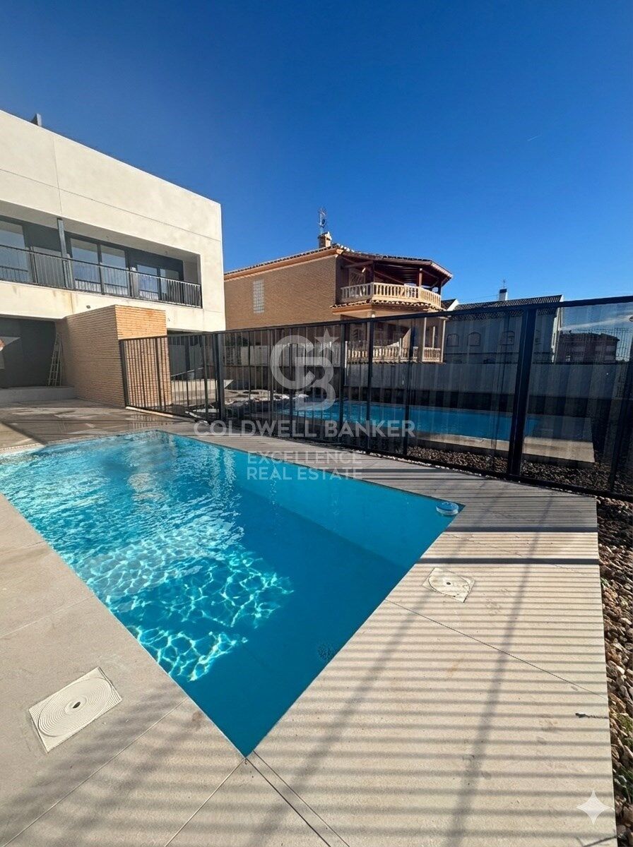 Designer Townhouses with Private Pool in Benisanó.