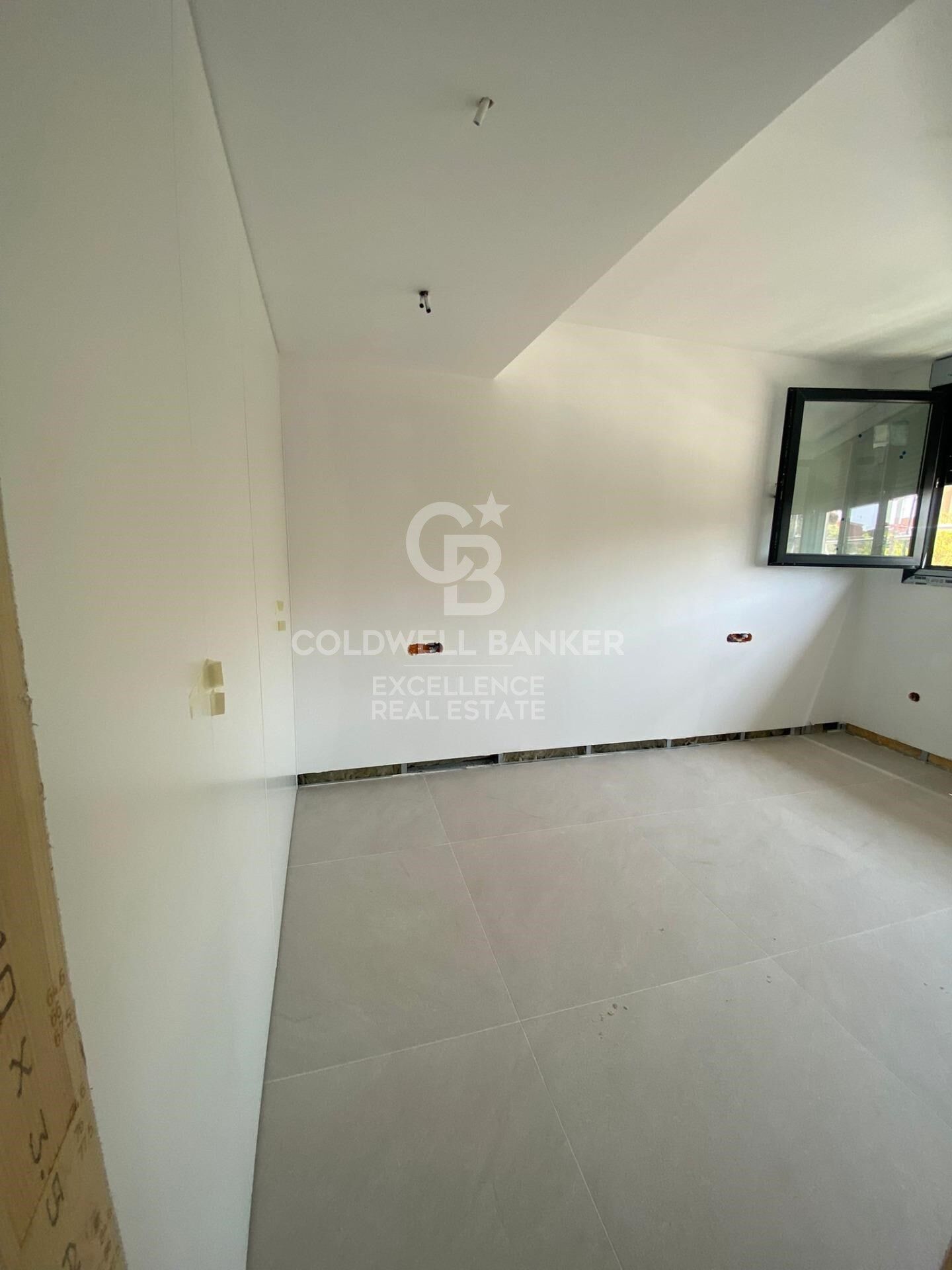 Adosados de diseño con piscina privada en Benisanó.