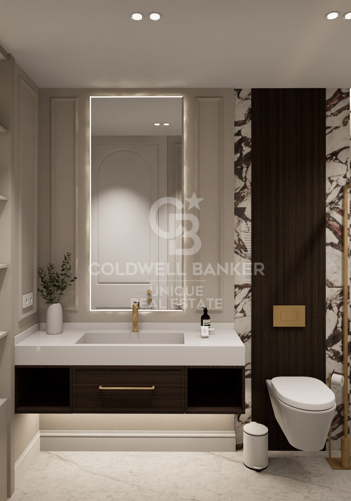 Renovated exterior 5-bedroom apartment with garage and storage room in El Viso, Madrid