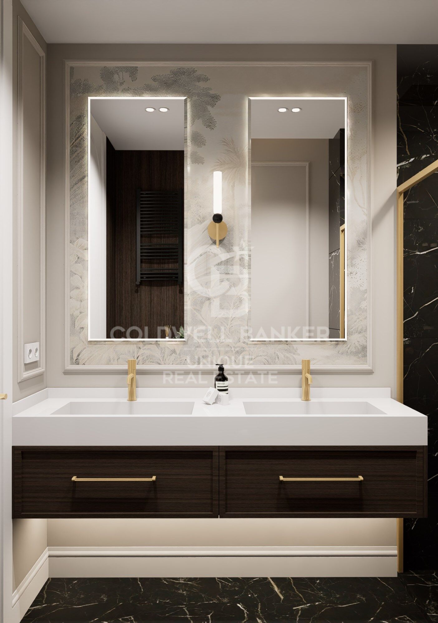 Renovated exterior 5-bedroom apartment with garage and storage room in El Viso, Madrid