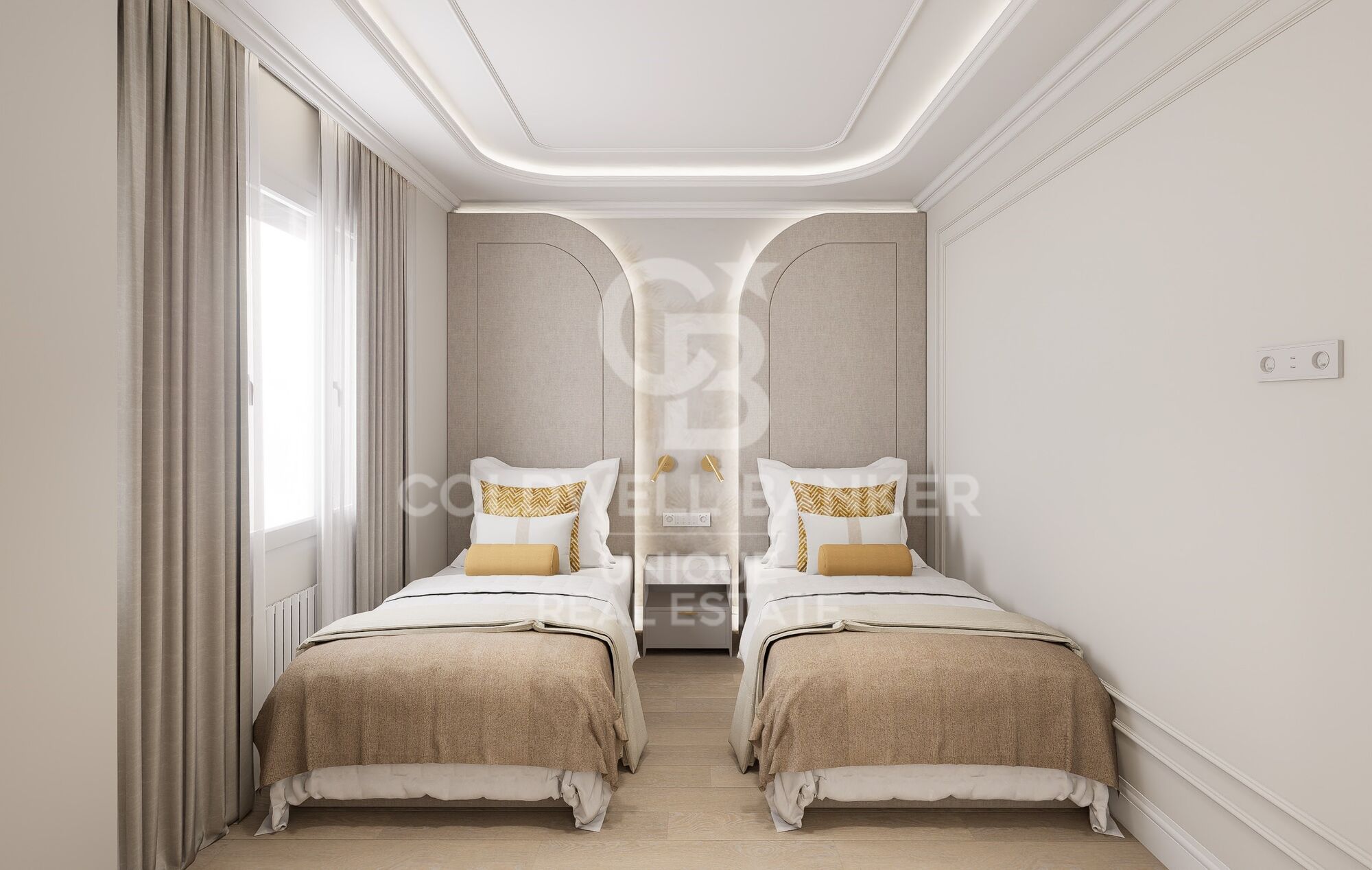 Renovated exterior 5-bedroom apartment with garage and storage room in El Viso, Madrid