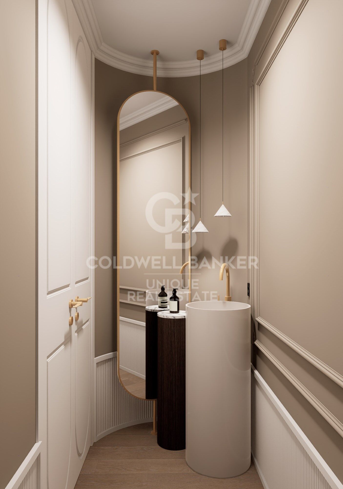 Renovated exterior 5-bedroom apartment with garage and storage room in El Viso, Madrid