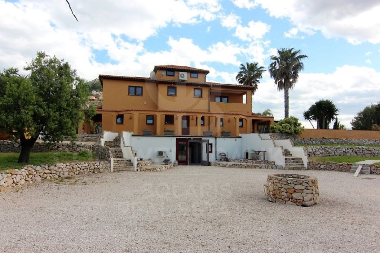 Casa rustica con gran parcela plana en venta en Pedreguer