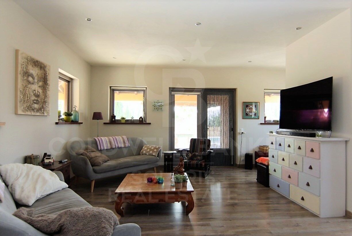 Casa rustica con gran parcela plana en venta en Pedreguer