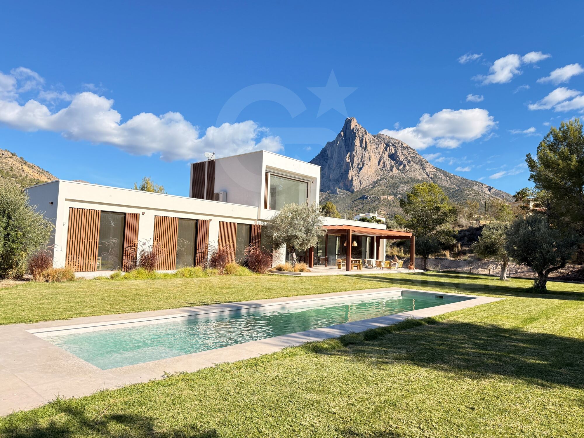Moderne Passivvilla auf einem Grundstück von 10.000 m² - Finestrat, Costa Blanca