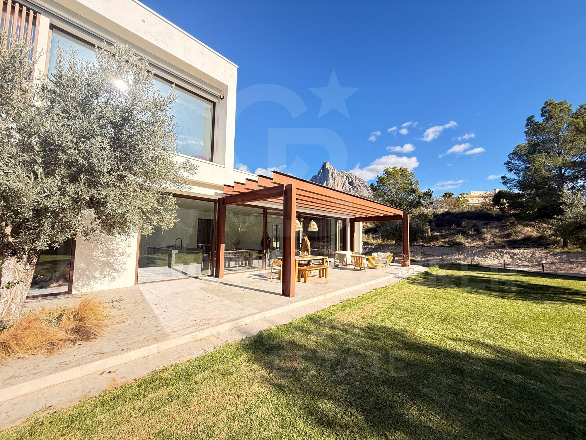 Refugio Arquitectónico A+ de Diseño Puro en un Oasis de 10.000 m² - Finestrat, Costa Blanca