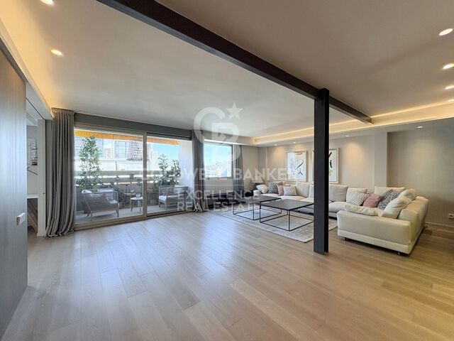 Exceptional 4 Bedroom Apartment in the heart of Valencia on Poeta Querol Steet