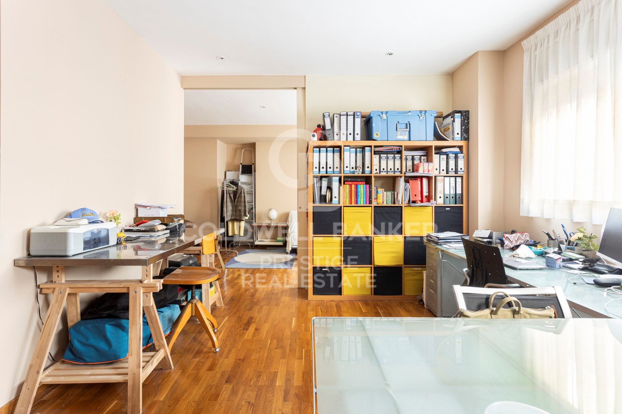 Loft singulier à quelques minutes du Park Güell 265 m², triple hauteur et usages polyvalents