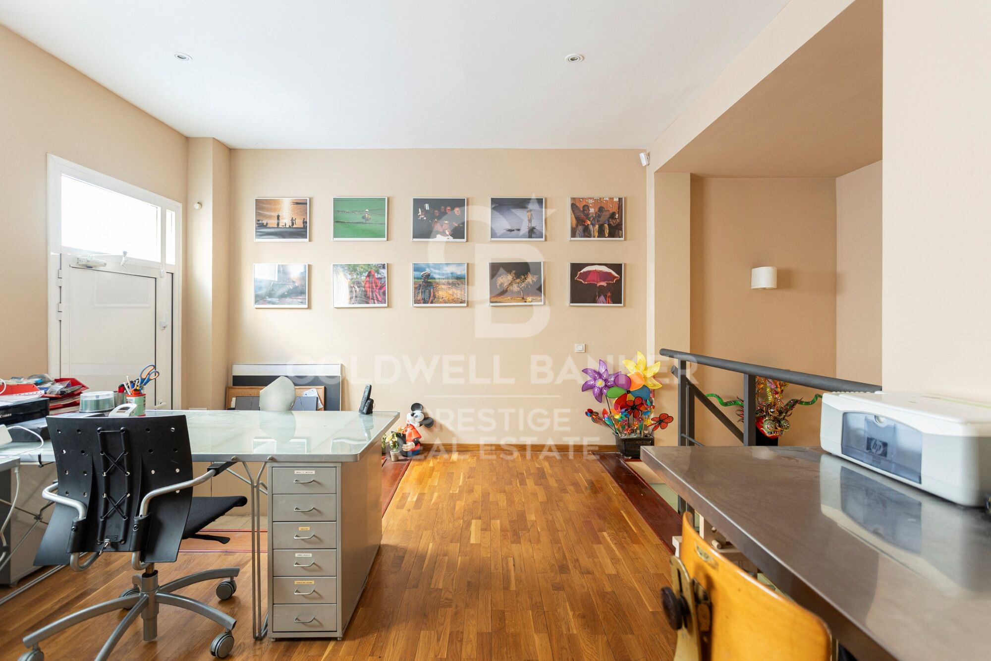 Loft singulier à quelques minutes du Park Güell 265 m², triple hauteur et usages polyvalents