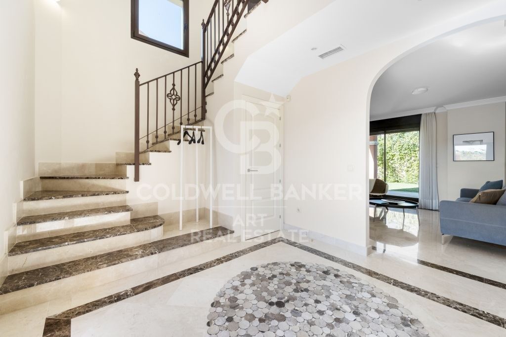 Magnifique Villa Rénovée à Azata Golf, Estepona