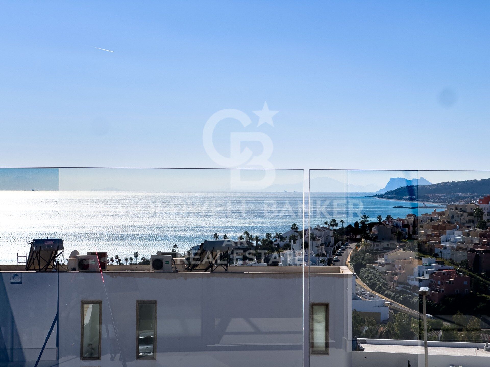 Appartements et penthouses avec vue spectaculaire sur la mer à Casares Costa