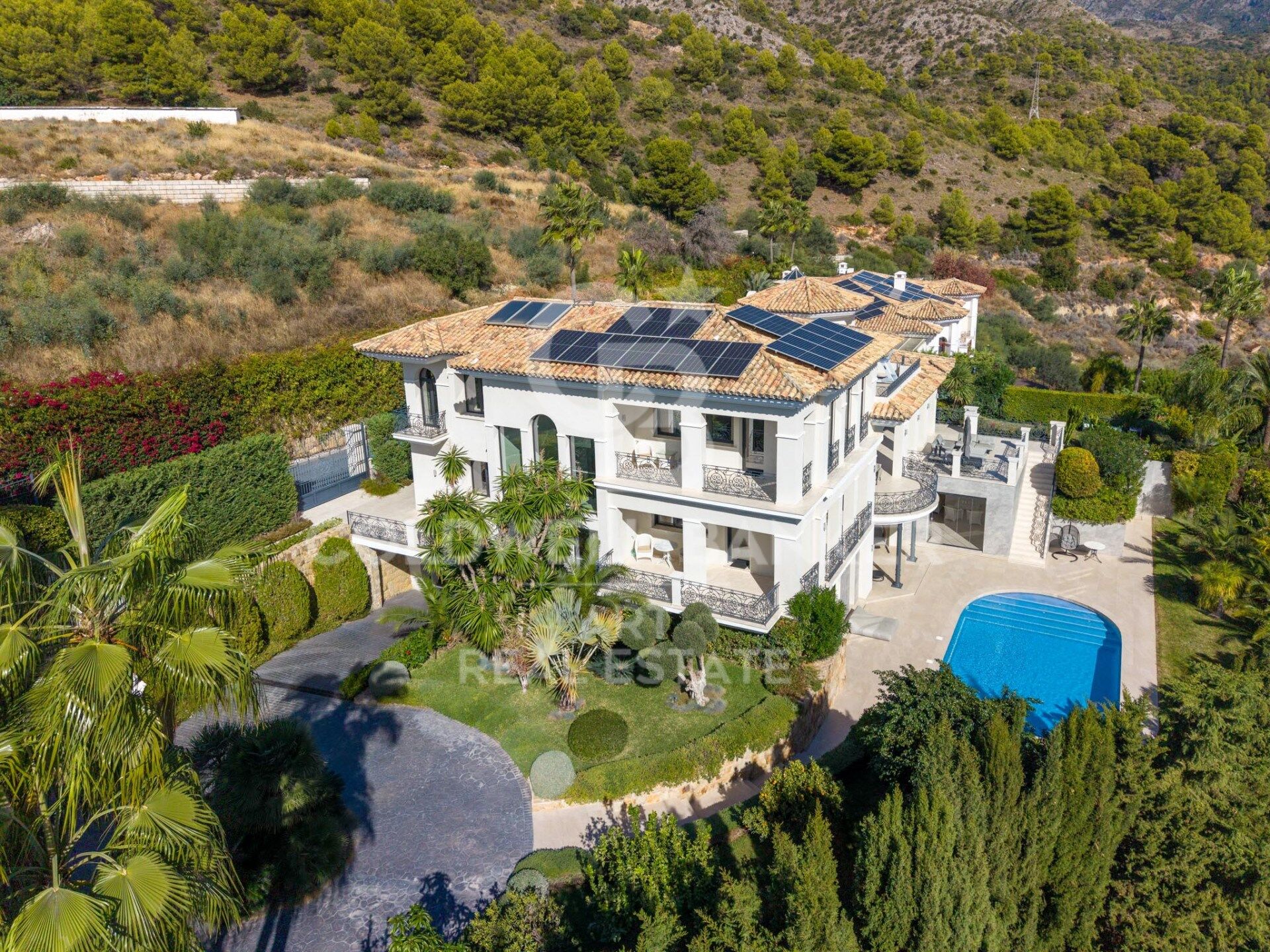 Beautiful Luxury Villa in the Heart of Sierra Blanca - Marbella