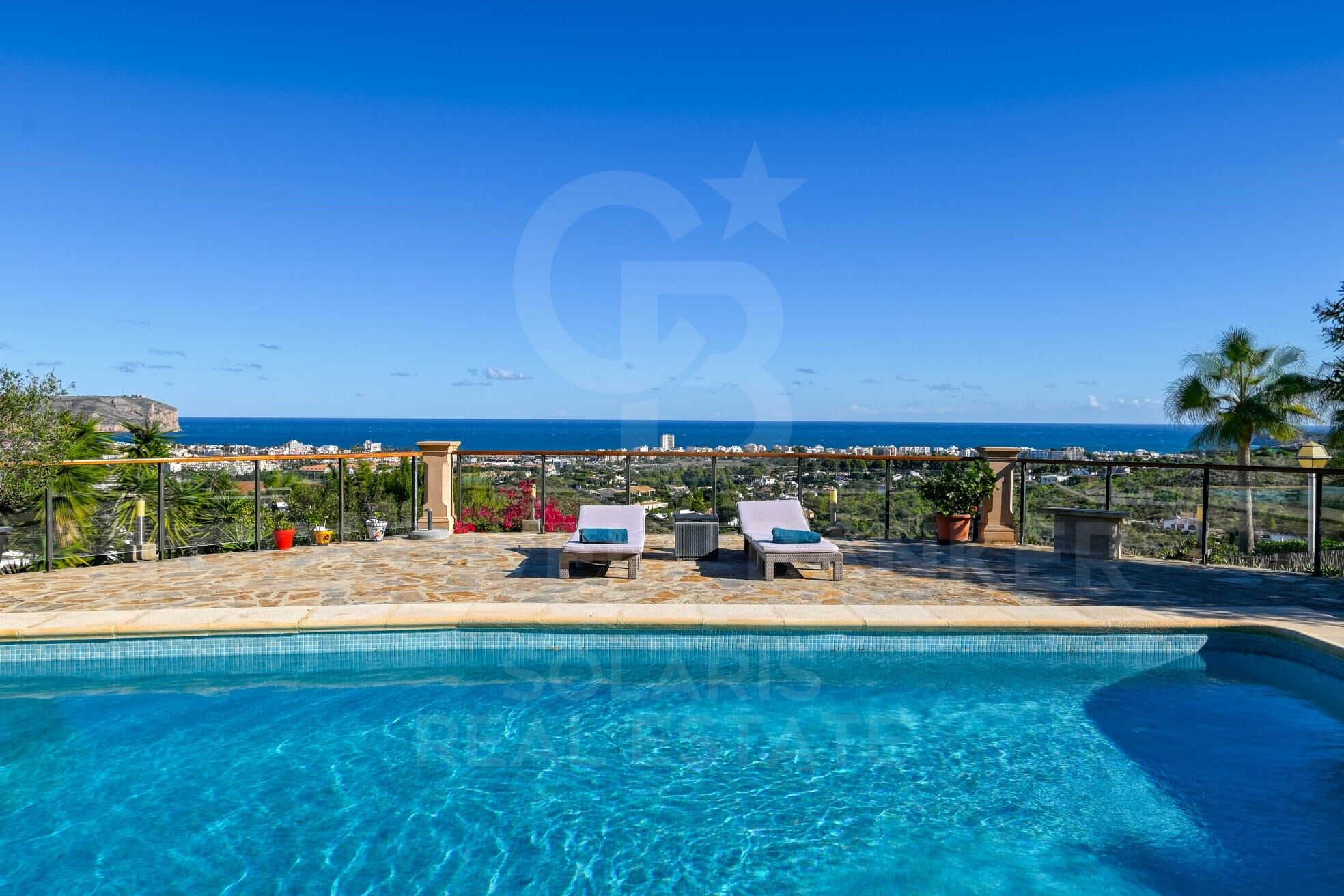 A Home with Unparalleled Light, Space and Views