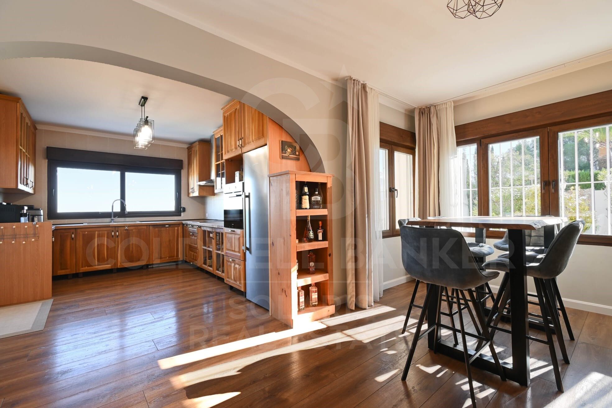 A Home with Unparalleled Light, Space and Views