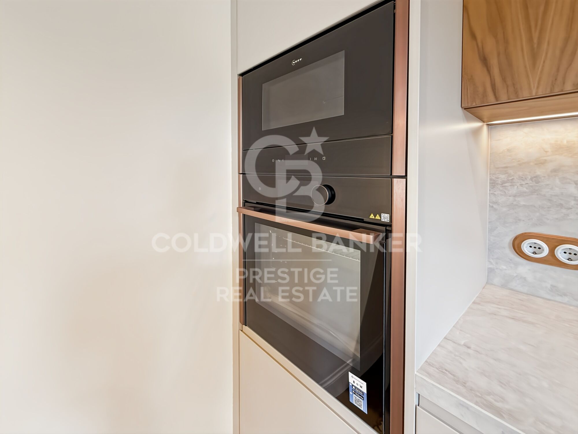 Renovated apartment in period building by Enric Granados