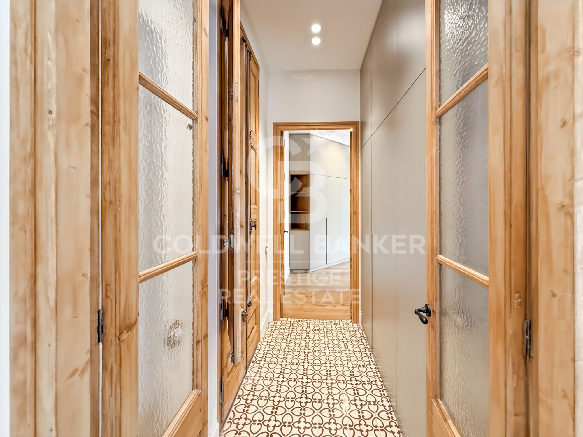 Renovated apartment in period building by Enric Granados