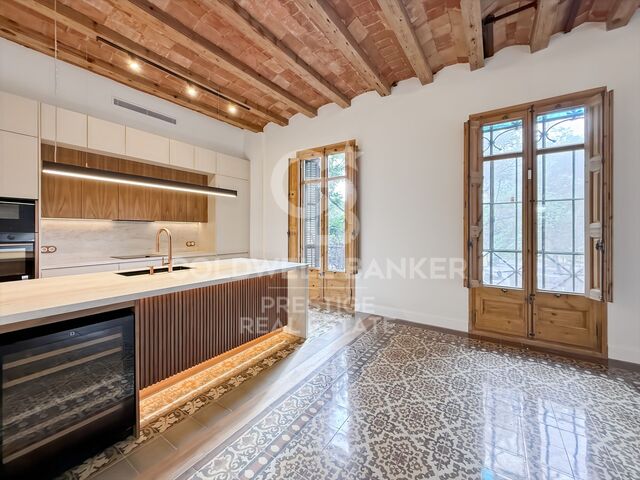 Renovated apartment in period building by Enric Granados