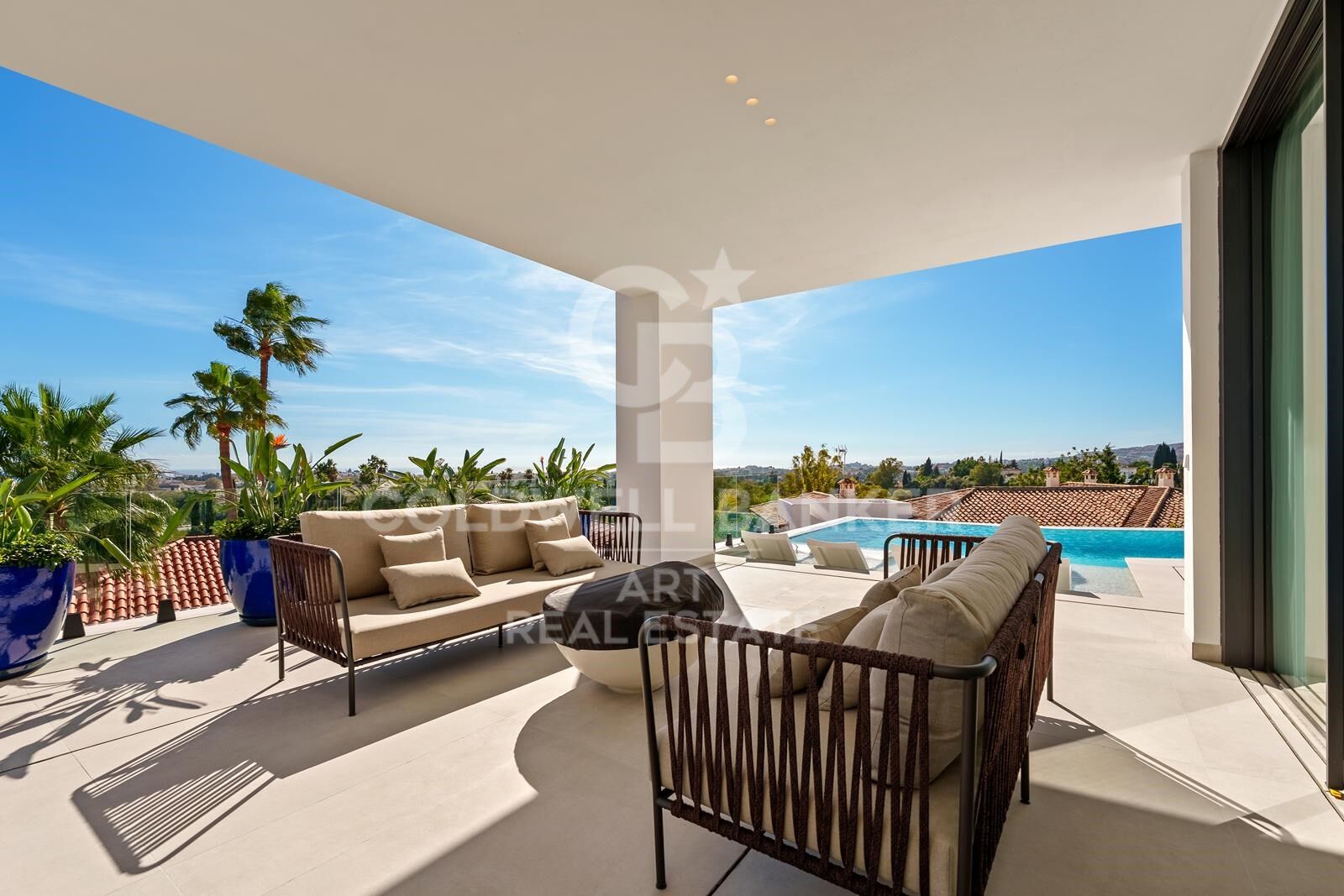 Außergewöhnliche zeitgenössische Villa in La Quinta mit Panoramablick