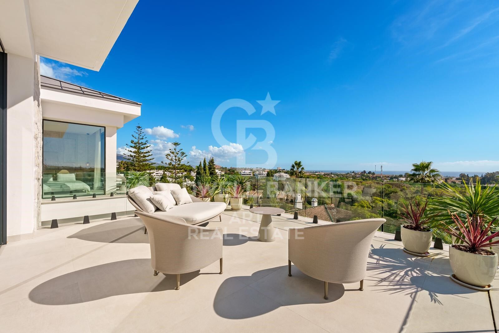 Außergewöhnliche zeitgenössische Villa in La Quinta mit Panoramablick