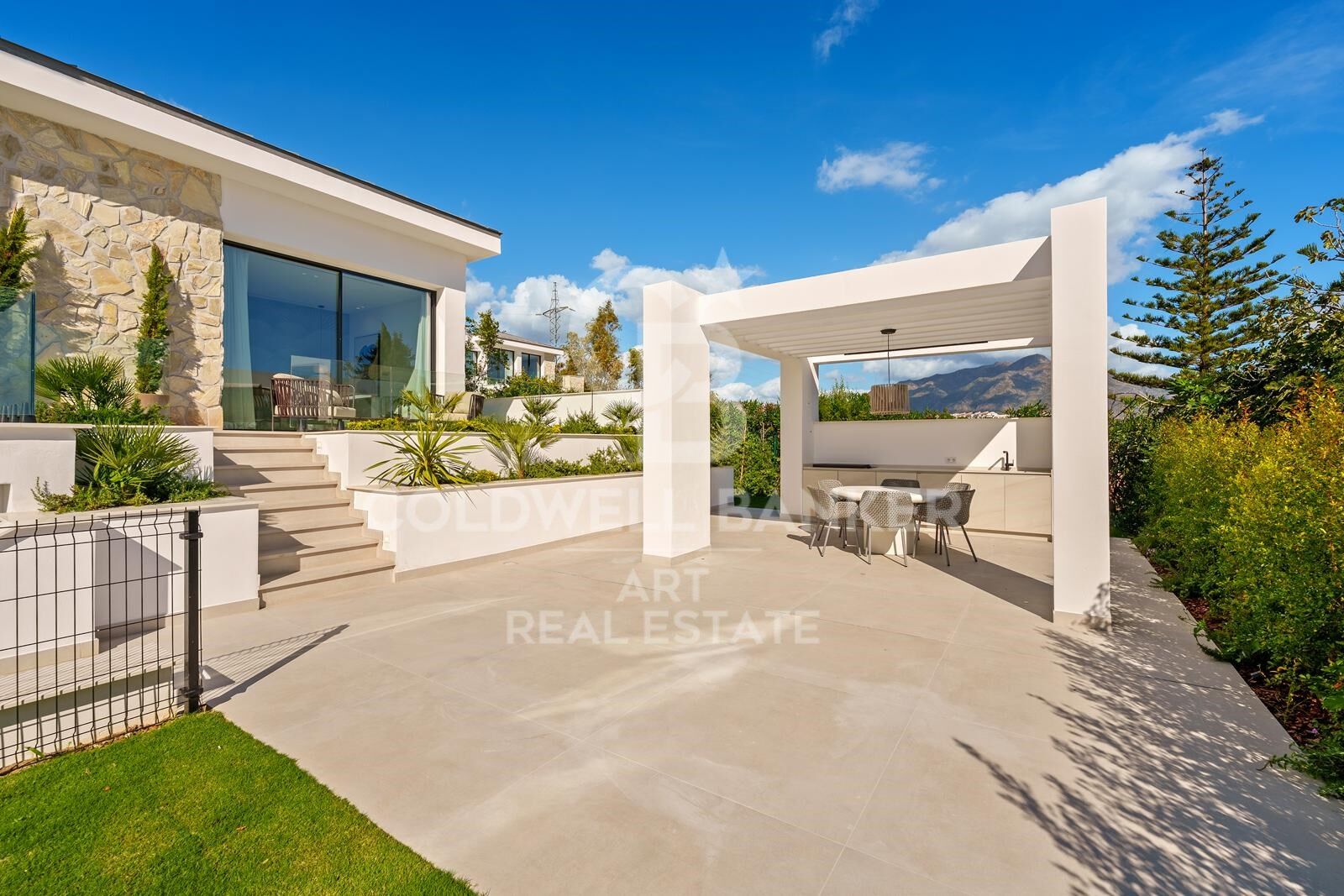 Außergewöhnliche zeitgenössische Villa in La Quinta mit Panoramablick
