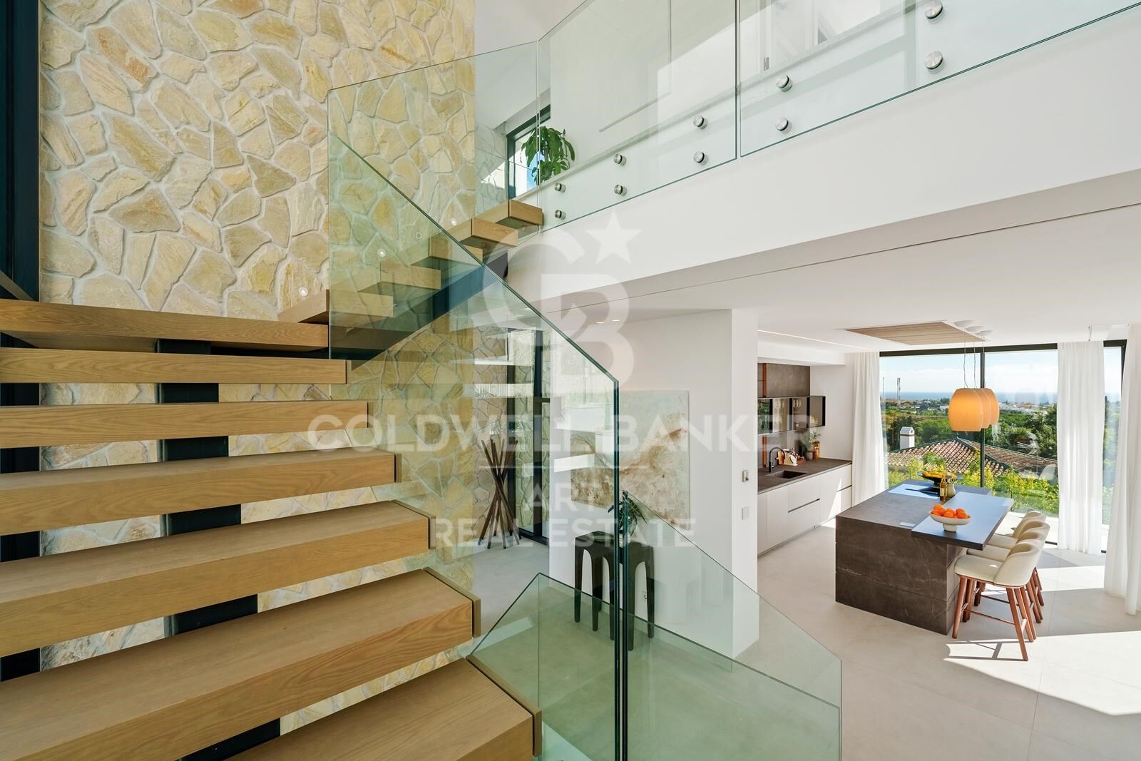 Exceptional Contemporary Villa in La Quinta with Panoramic Views