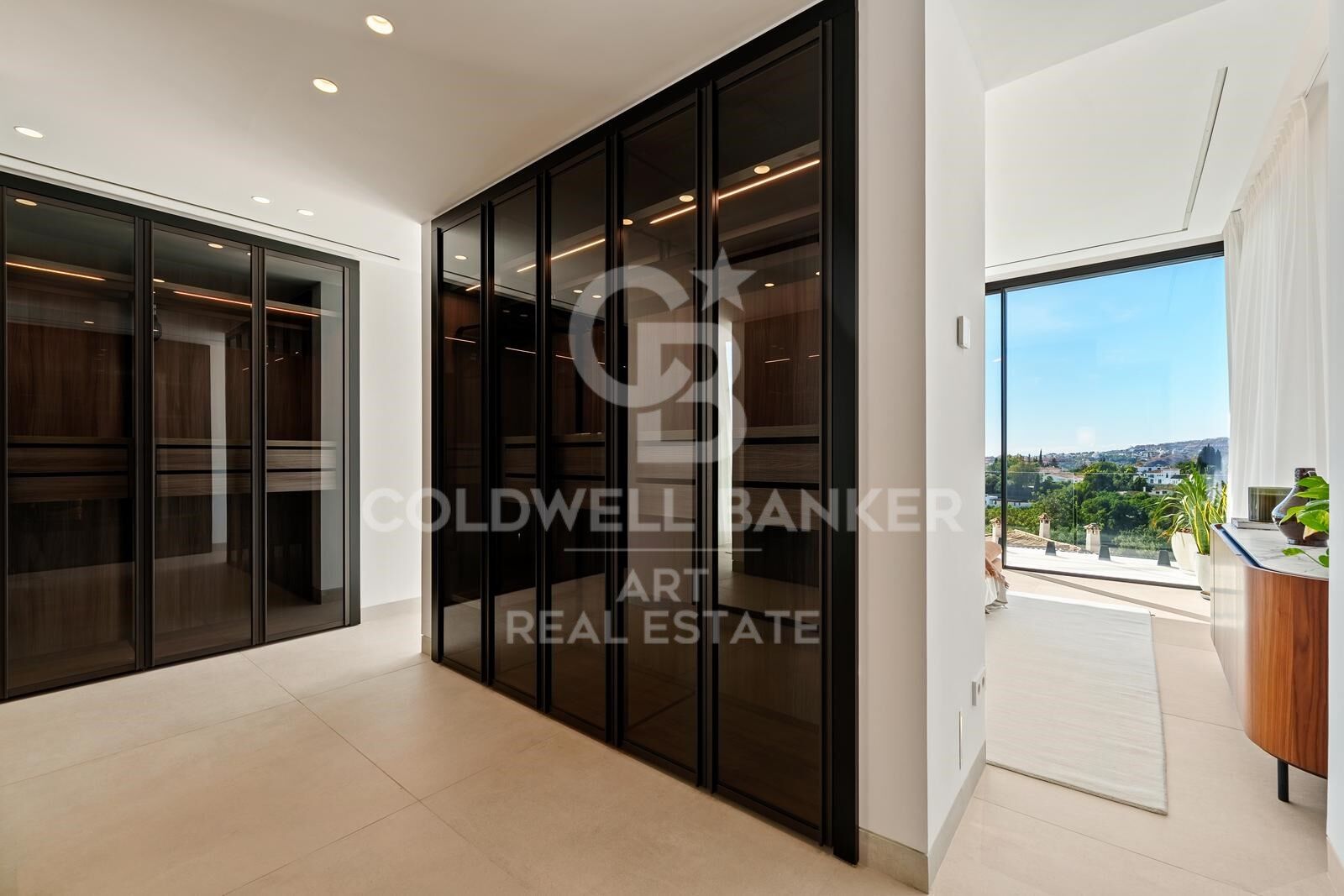 Exceptional Contemporary Villa in La Quinta with Panoramic Views