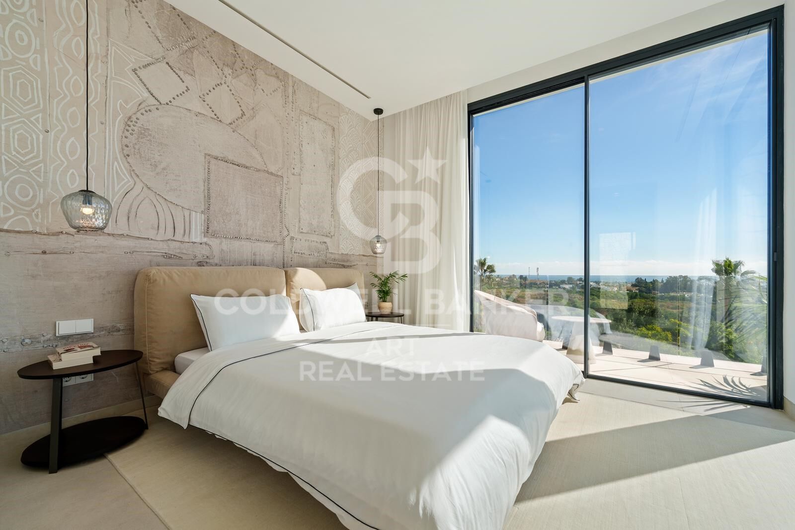Exceptional Contemporary Villa in La Quinta with Panoramic Views
