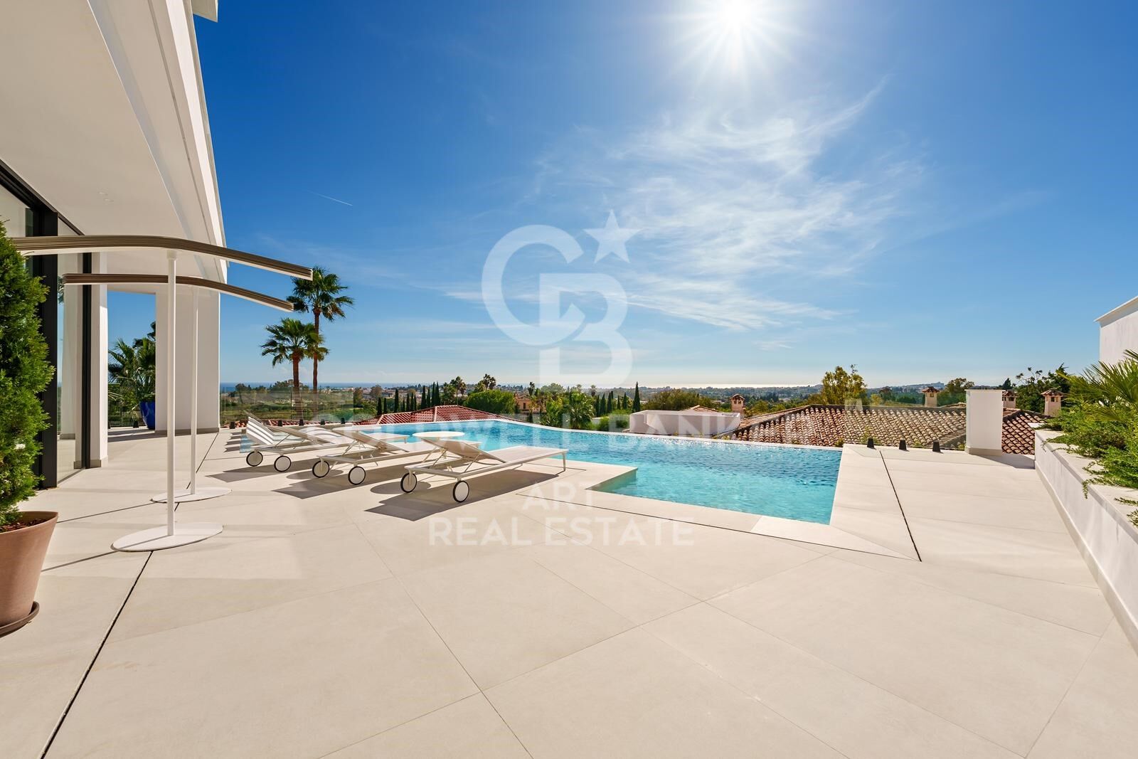 Außergewöhnliche zeitgenössische Villa in La Quinta mit Panoramablick