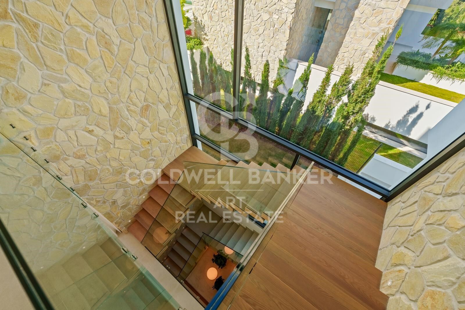 Exceptional Contemporary Villa in La Quinta with Panoramic Views