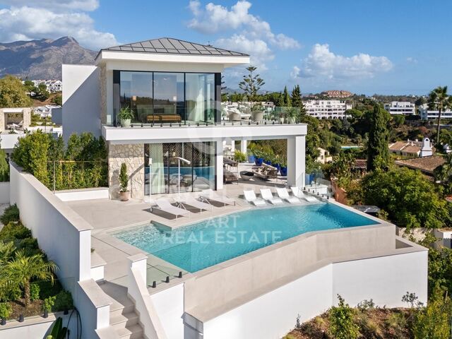 Außergewöhnliche zeitgenössische Villa in La Quinta mit Panoramablick