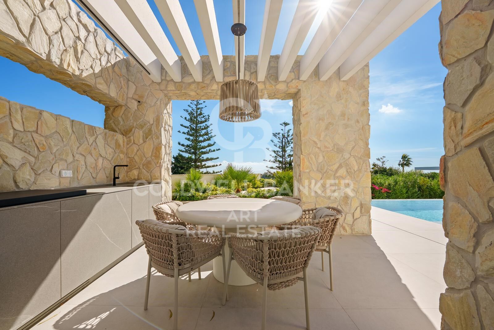 Increíble villa ubicada en La Quinta con vistas panorámicas al mar y montaña