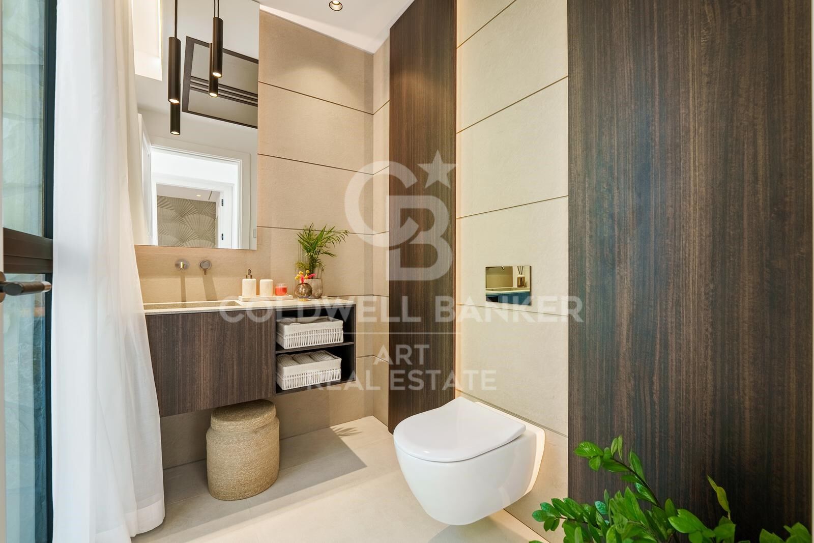 Increíble villa ubicada en La Quinta con vistas panorámicas al mar y montaña