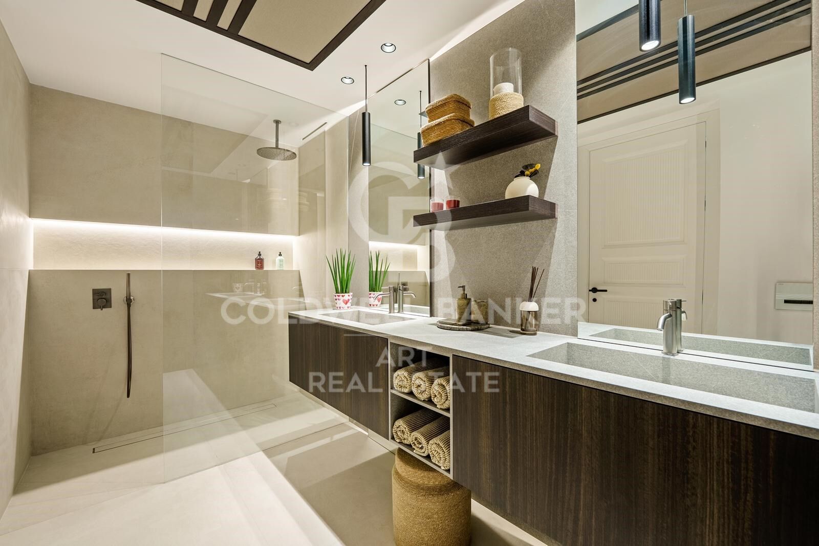 Increíble villa ubicada en La Quinta con vistas panorámicas al mar y montaña