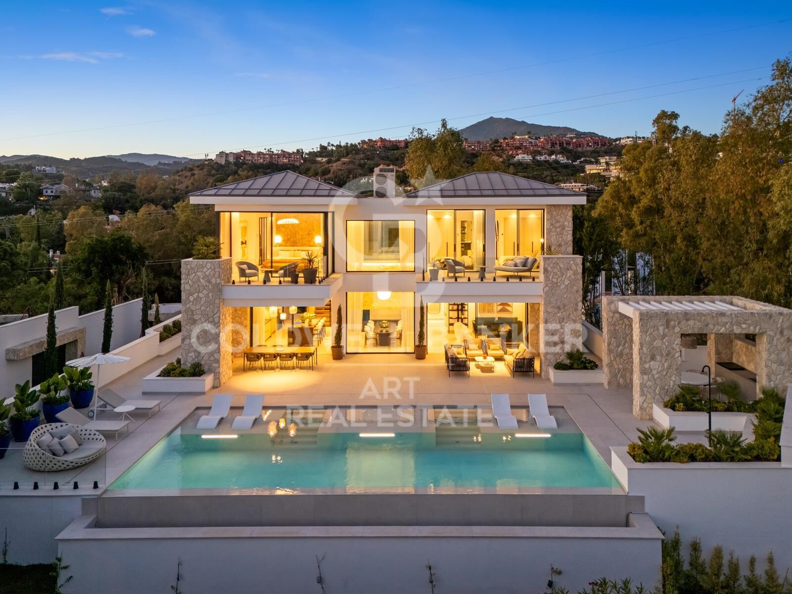 Außergewöhnliche Villa in La Quinta mit spektakulärem Meer- und Bergblick