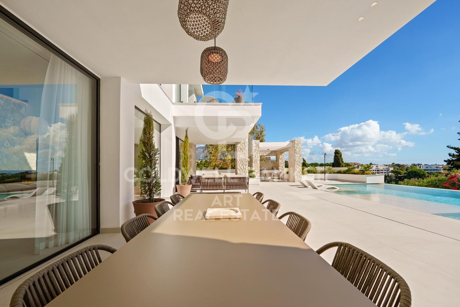 Exceptional villa in La Quinta with spectacular sea and mountain views