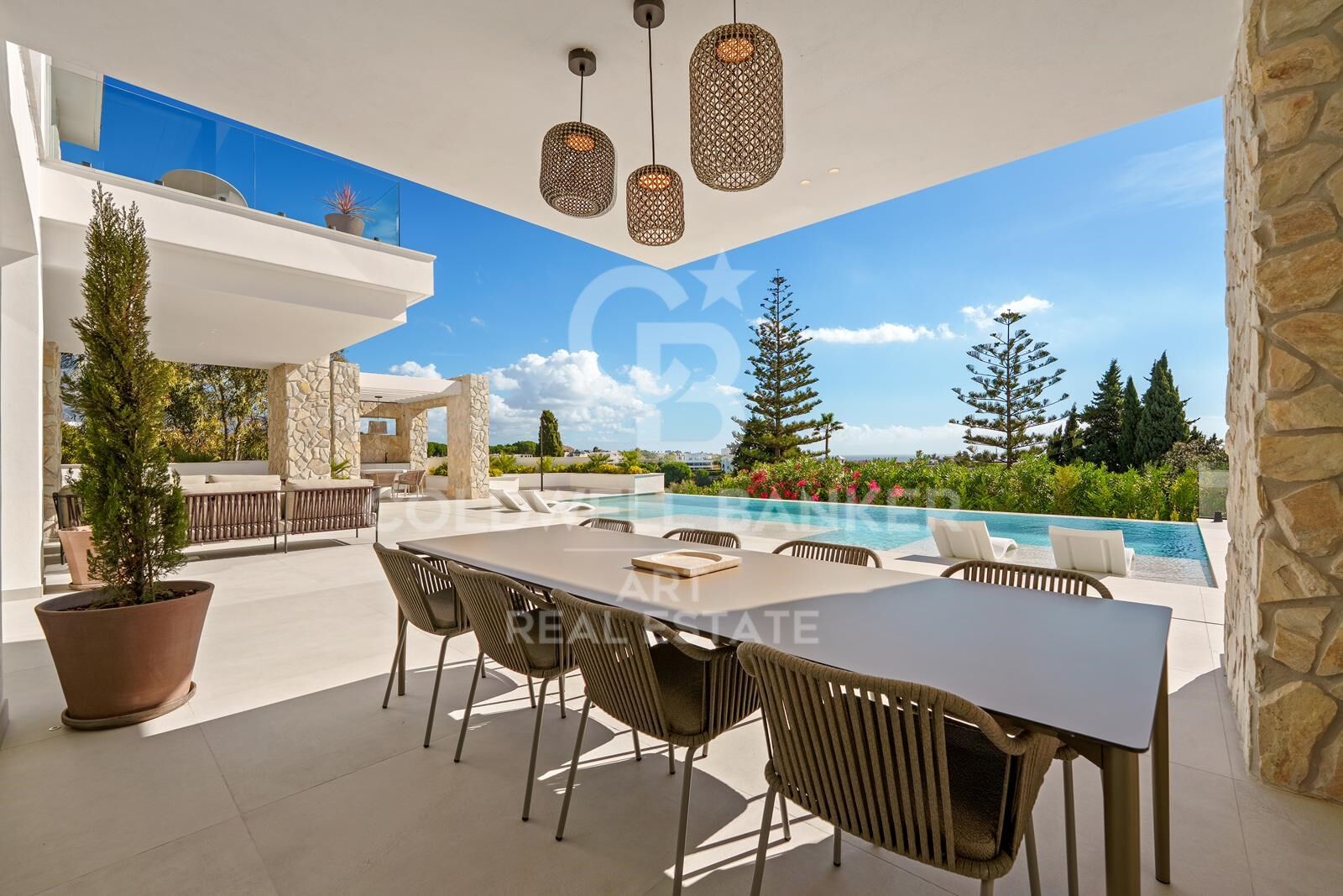 Exceptional villa in La Quinta with spectacular sea and mountain views