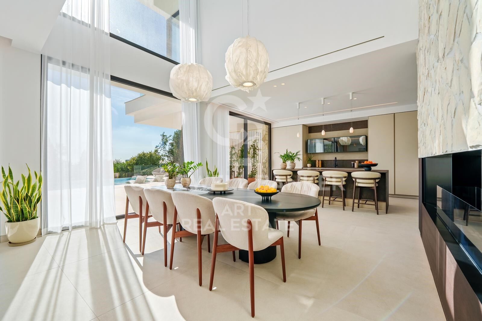 Exceptional villa in La Quinta with spectacular sea and mountain views