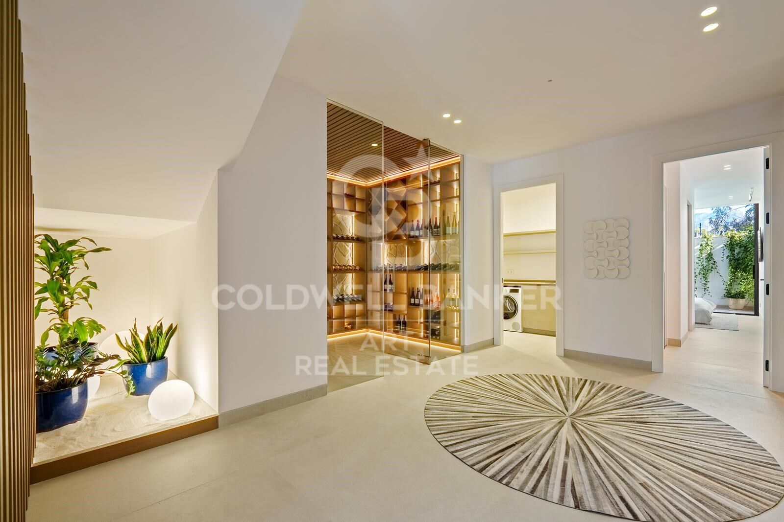 Exceptional villa in La Quinta with spectacular sea and mountain views