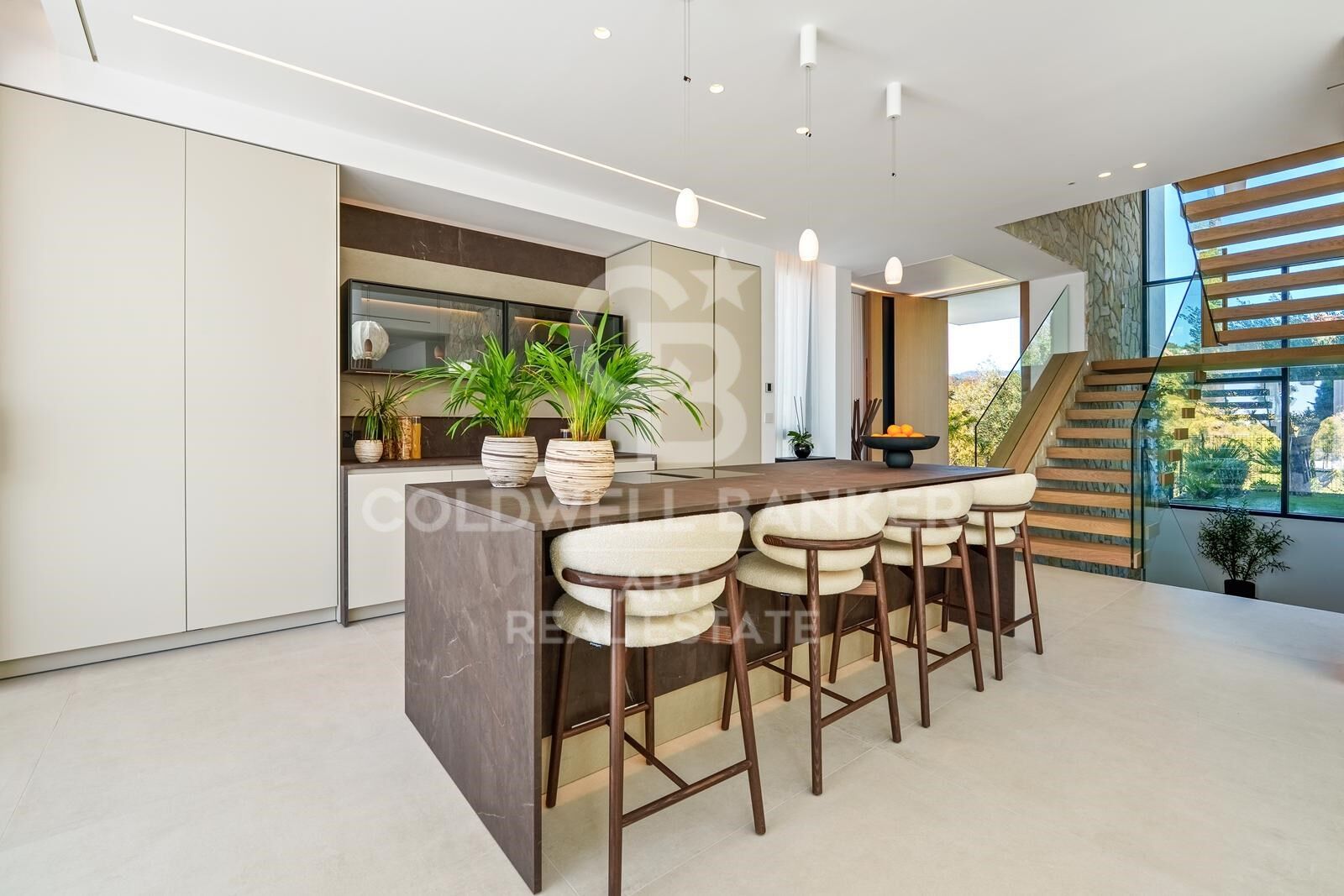 Increíble villa ubicada en La Quinta con vistas panorámicas al mar y montaña