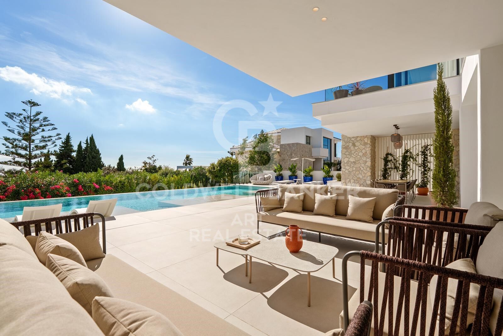Increíble villa ubicada en La Quinta con vistas panorámicas al mar y montaña